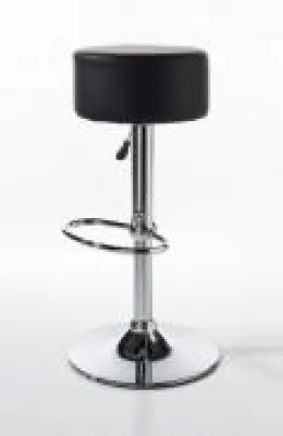 Bild: Luxuriöse Barstühle - für gemütliche Cocktailabende in den eigenen vier Wänden