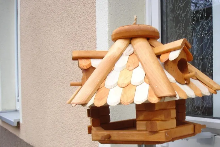 Bild: Wildvogelschutz für Jeden möglich mit unserem Fenstervogelhaus 'Schneeflocke'
