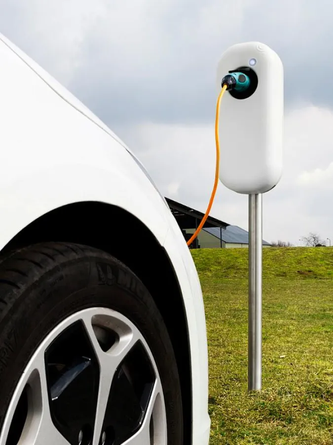 NATURSTROM und The New Motion kooperieren in puncto Elektromobilität. Bild: The New Motion