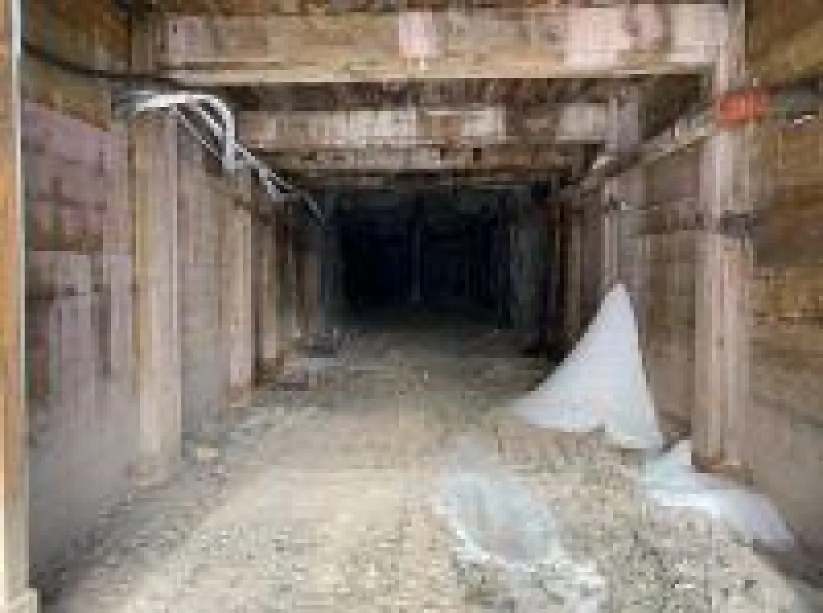 Stolleneingang; Quelle: Blue Lagoon Resources