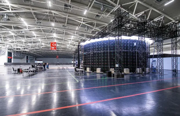 Bild: Deutschlands 1. virtuelles Produktionsstudio - HYPERBOWL revolutioniert die Werbe- und Filmbranche in Europa