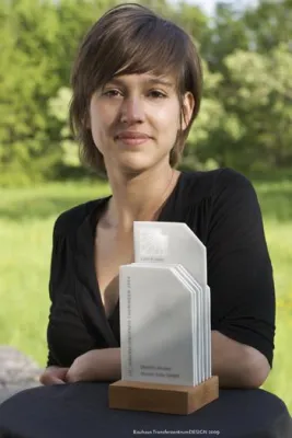 Blickfang aus „weißem Gold“ - Thüringer Innovationspreis 2009 kommt aus KAHLA Bild: Blickfang aus „weißem Gold“ - Thüringer Innovationspreis 2009 kommt aus KAHLA