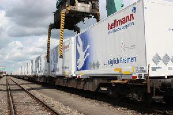 Bild: CO2-Einsparung und Optimierung der Transportkette – Hellmann nutzt Bahnverbindung zwischen Bremen und Hamburg
