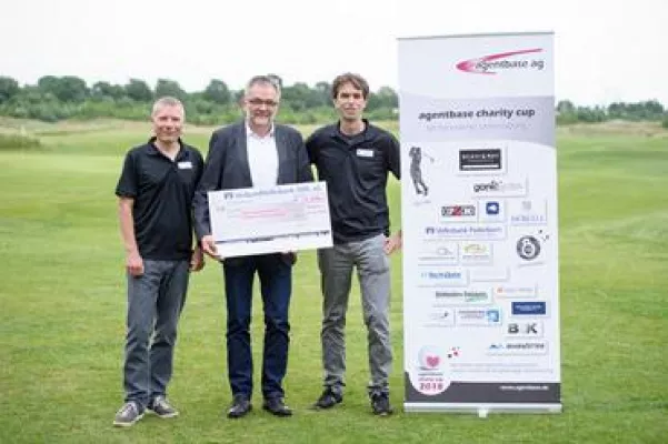 Bild: Golfen spielen & Gutes tun: 2.200 Euro Spende für KIM – Soziale Arbeit e.V.