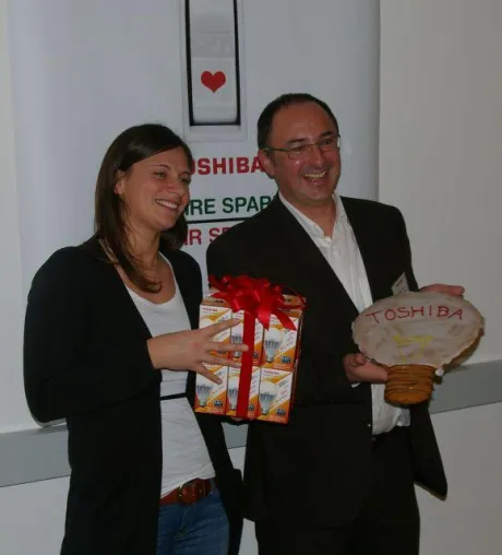 Erfolgreicher Start der „Lichtspende“ von Toshiba Lighting - Weitere Teilnehmer an der Charity-Aktion gesucht Bild: Erfolgreicher Start der „Lichtspende“ von Toshiba Lighting - Weitere Teilnehmer an der Charity-Aktion gesucht