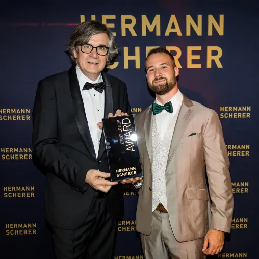 Bild: 23 Jähriger gewinnt Award auf Internationalen Speaker-Slam
