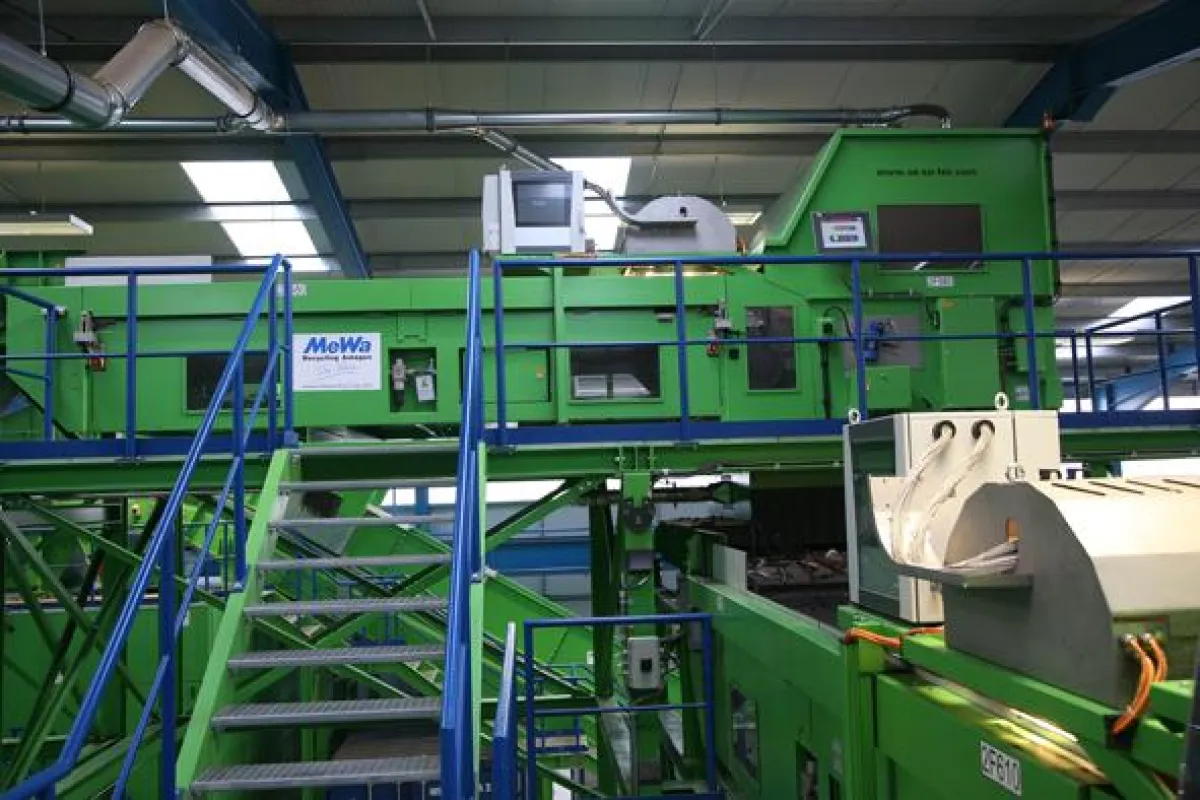 VARISORT N Fremdstoffseparatoren basieren auf Nahinfrarot-Technologie und erfüllen höchste Anforderungen an Sortiervorgänge.