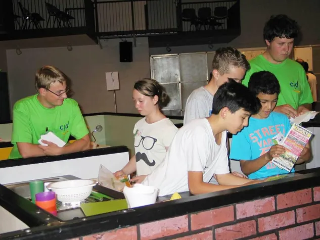 Auszubildende aus dem CJD Frechen engagierten sich beim Parcours „Komm auf Tour“ Bild: Auszubildende aus dem CJD Frechen engagierten sich beim Parcours „Komm auf Tour“