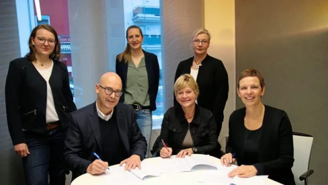 Bild: Neue Kooperation zwischen Geschwister-Scholl-Oberschule und AGW Elektro Große-Wördemann