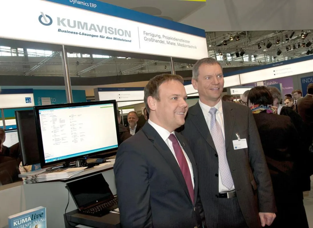 Staatssekretär Ingo Rust und KUMAVISION-Vorstand Markus Schrade auf der CeBIT