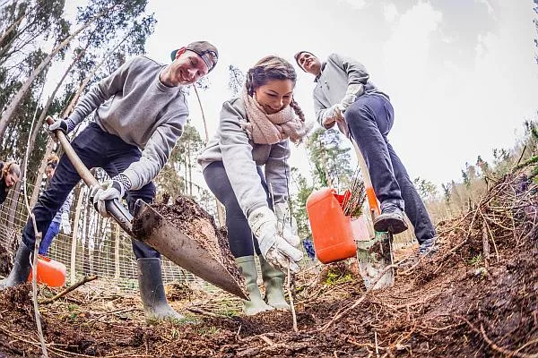 Bild: Ein Dankeschön für junge Menschen im FSJ und ein aktiver Beitrag zum Klimaschutz