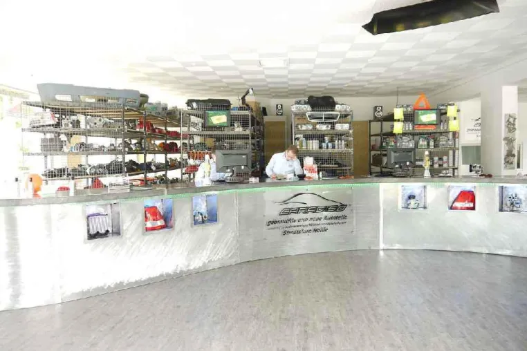 Bild: Autoteile.net eröffnet ersten Caradiso Streetstore in Heide
