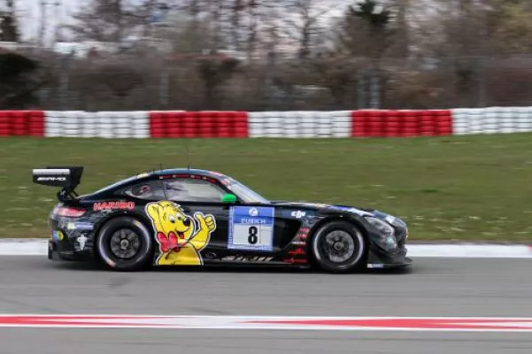 Wahre Rennsportliebe: Zurich ist Titelsponsor des 44. internationalen 24h-Rennens auf dem Nürburgring Bild: Wahre Rennsportliebe: Zurich ist Titelsponsor des 44. internationalen 24h-Rennens auf dem Nürburgring