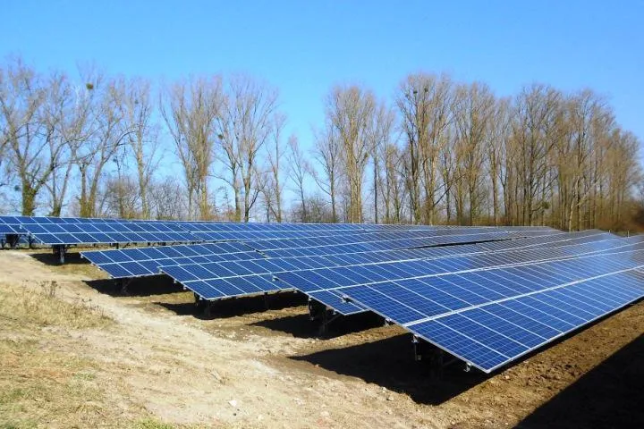 Solarpark Philippsburg geht ans Netz Bild: Solarpark Philippsburg geht ans Netz