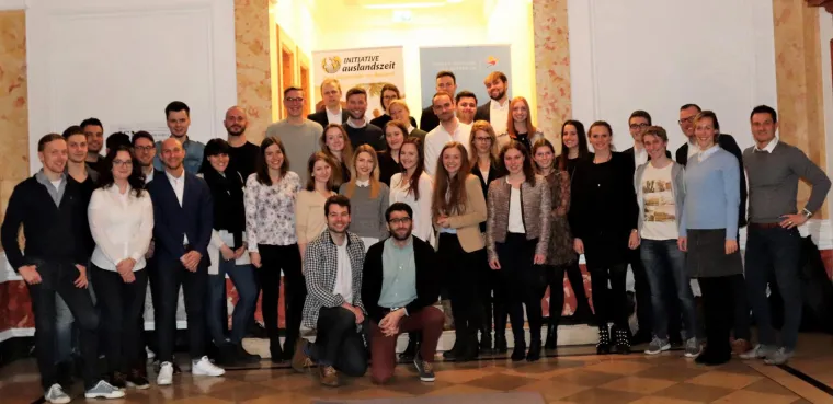 Initiative auslandszeit bei ISM Frankfurt: Studierende präsentieren Analysen zur Work-and-Travel-Umfrage 2.0 Bild: Initiative auslandszeit bei ISM Frankfurt: Studierende präsentieren Analysen zur Work-and-Travel-Umfrage 2.0