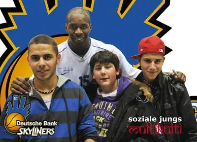 Bild: Soziale Jungs beim Heimspiel der Skyliners gegen den TBB Trier