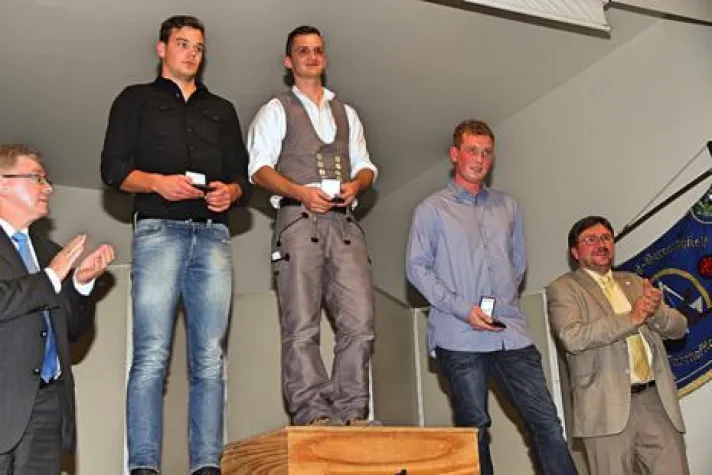 Medin Murati holt GOLD bei den Deutschen Meisterschaften der BAU-Berufe Bild: Medin Murati holt GOLD bei den Deutschen Meisterschaften der BAU-Berufe