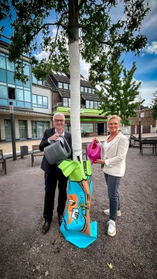 #artfortrees: Street-Art-Baumbewässerungssäcke sorgen für mehr Nachhaltigkeit und Kunst auf den Straßen Brühls Bild: #artfortrees: Street-Art-Baumbewässerungssäcke sorgen für mehr Nachhaltigkeit und Kunst auf den Straßen Brühls