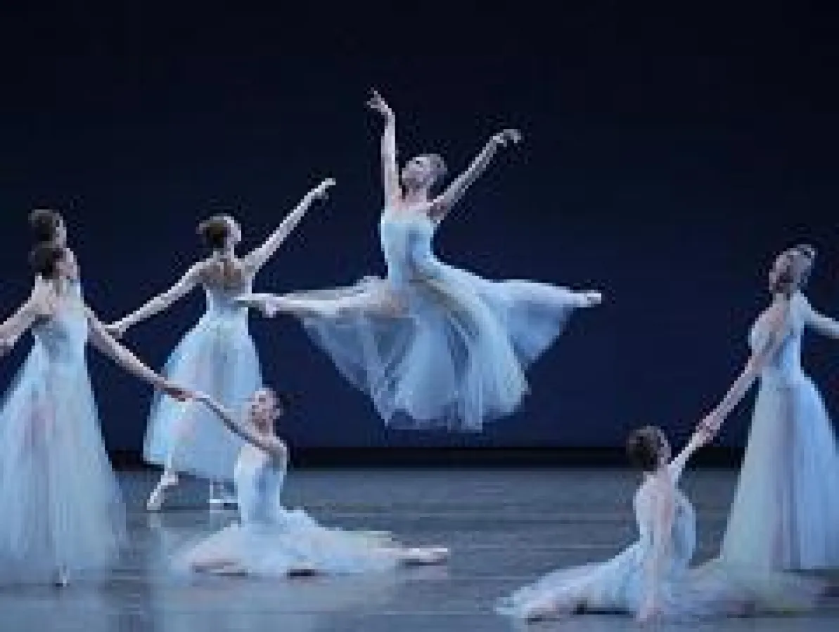 George Balanchine's Serenade © Paul Kolnik