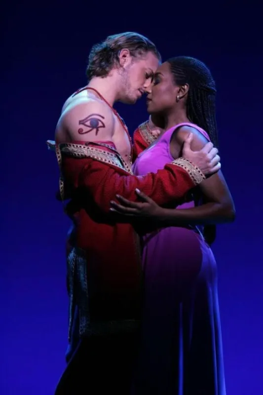 Mit Bus und Bahn zu AIDA ? Das Musical im Festspielhaus Bregenz.