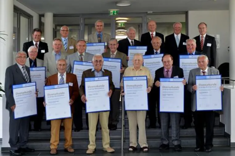 Bild: Besondere Ehrung für 14 Landmaschinenmechanikermeister - 50. Meisterjubiläum wurde in Lüneburg gefeiert
