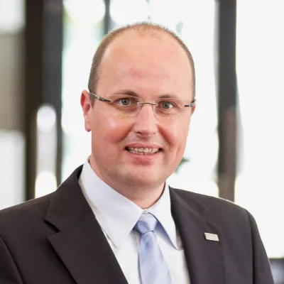 Bild: Halberstädter Professor erklärt den Einfluss der Ökonomie auf den privaten und beruflichen Alltag