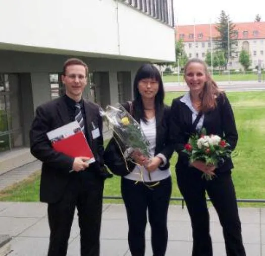 Bild: Löwenstark vergibt Stipendium an IT-Studentin