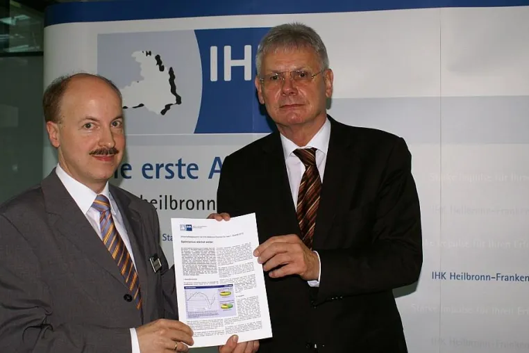 Wirtschaftslagebericht der IHK Heilbronn-Franken, 1. Quartal 2010: Optimismus wächst weiter Bild: Wirtschaftslagebericht der IHK Heilbronn-Franken, 1. Quartal 2010: Optimismus wächst weiter