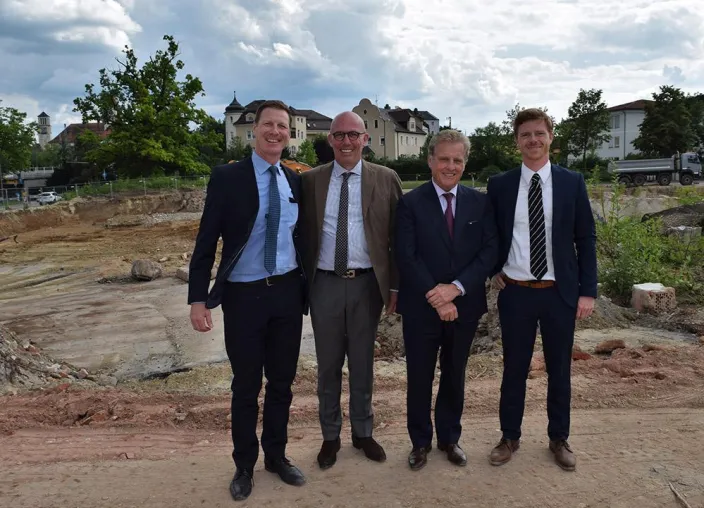 Bild: Spatenstich für Novotel und ibis in Regensburg: Neues Hotelensemble für den Stobäusplatz