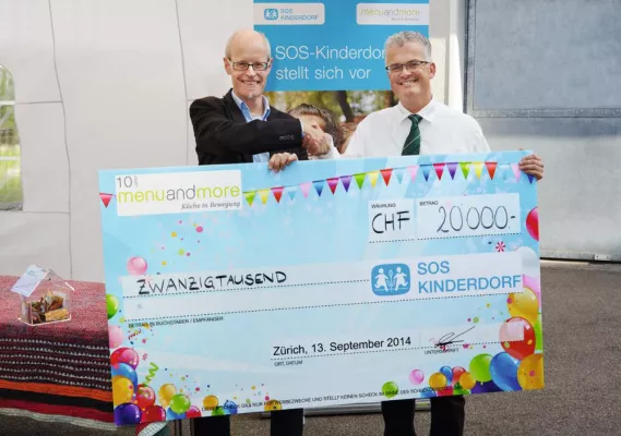 Bild: Ein Blick in die Kochtöpfe: Tag der offenen Küchentür bei der Menu and More AG