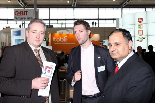 Bild: Besuch auf der CeBIT 2010 – Frank Oesterhelweg: „Innovationen von TU und Ostfalia für das Braunschweiger Land“