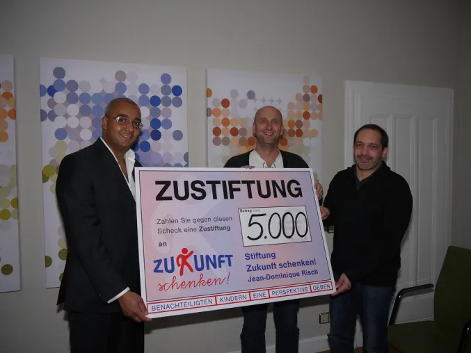 Bild: 100.000 €uro Stiftungsvermögen dank solidarischer Förderung