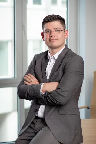 Auf den Datenschutzexperten DENSCH können Hoteliers bauen Bild: Auf den Datenschutzexperten DENSCH können Hoteliers bauen