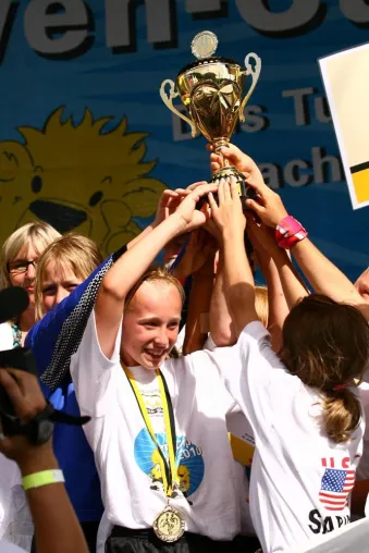 Bild: Größtes Schüler-Fußballturnier im Ländle - 3-Löwen-Cup Landesfinale 2011 auf dem Schlossplatz in Stuttgart