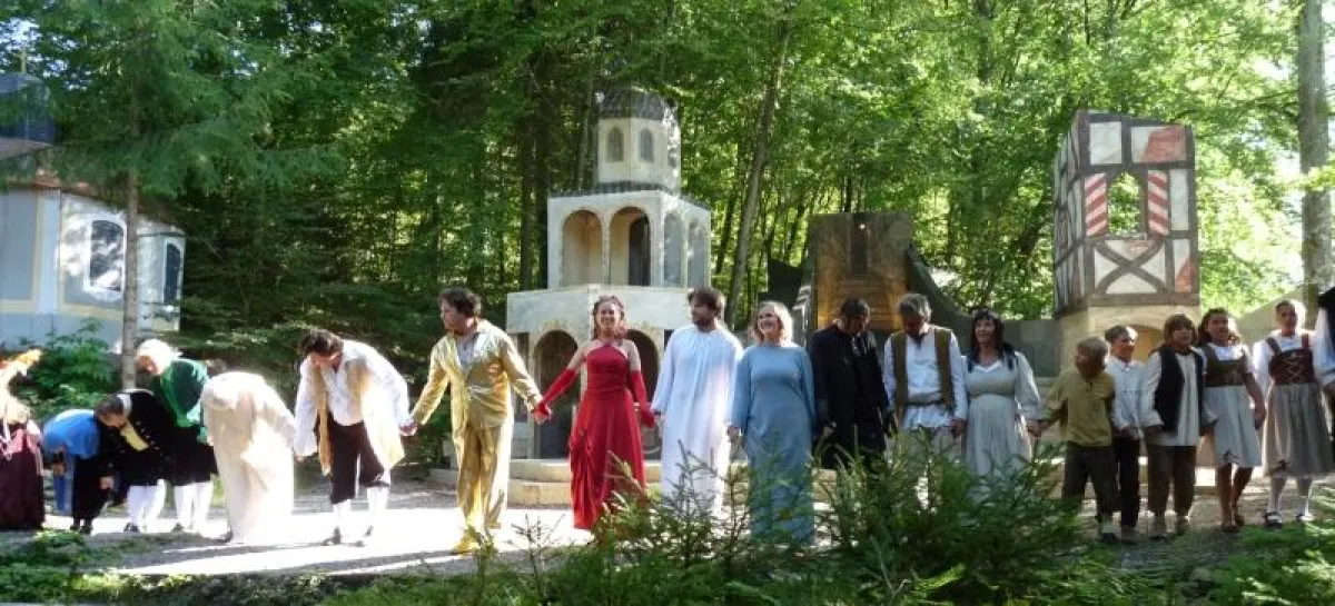 Letzte Verbeugung der Spielzeit 2009 auf der Waldbühne Sigmaringendorf