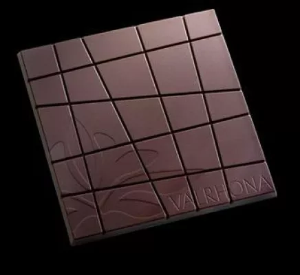 Bild: Valrhonas Schokoladenkollektion 2008 - 8 neue Grands Crus im asymetrischen Design