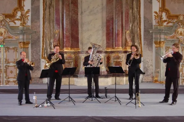 Bahn frei – für das Neue Jahr - Neujahrskonzert des Augsburger Blechbläserquintetts brasspur am 17. Januar 2010 Bild: Bahn frei – für das Neue Jahr - Neujahrskonzert des Augsburger Blechbläserquintetts brasspur am 17. Januar 2010