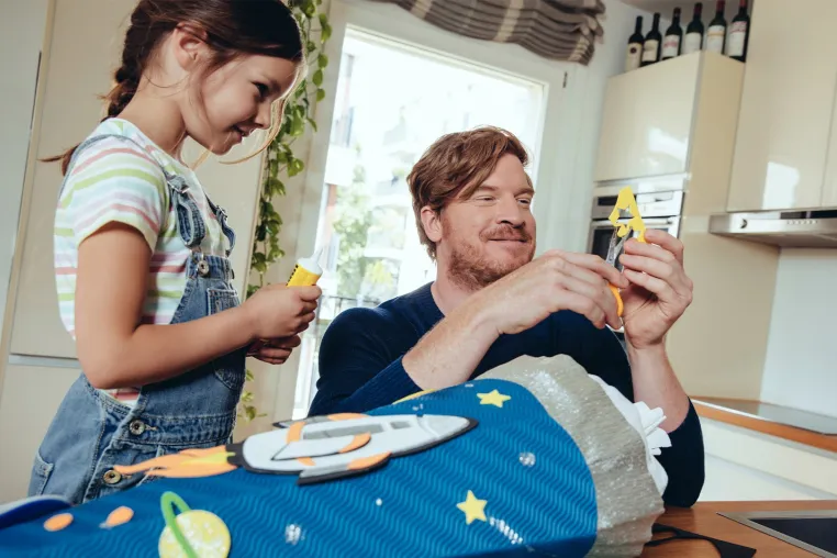 Wenn Wissen wächst und die Umweltbelastung sinkt: mit dem Blauen Engel umweltbewusst ins neue Schuljahr Bild: Wenn Wissen wächst und die Umweltbelastung sinkt: mit dem Blauen Engel umweltbewusst ins neue Schuljahr