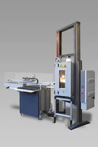 Bild: Automatisierter Zugversuch an Gummiringen