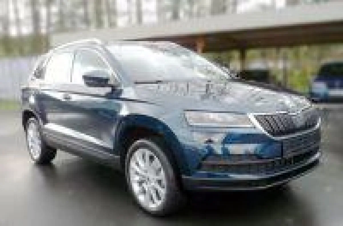 Den neuen Skoda Karoq gibt es bei Auto Hein in den Ausstattungsvarianten Ambition und Style bis zu 15 Prozent günstiger.