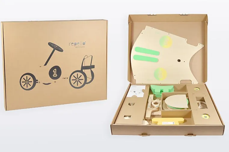 Bild: Effiziente Polsterverpackung: Wellpappe schützt Spielauto-Sets