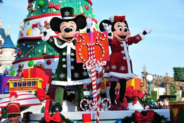 Bild: Royaler Winterspaß und märchenhafter Weihnachtszauber in Disneyland Paris
