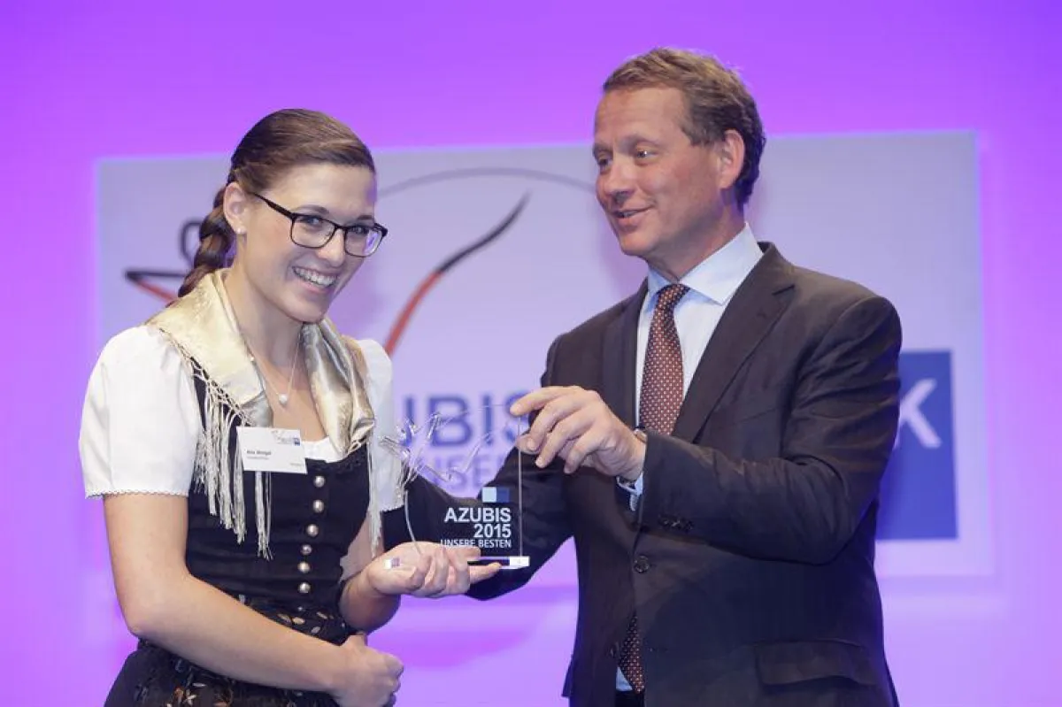 Eric Schweitzer, Präsident des Bundesverbands der Deutschen Industrie- und Handelskammer zeichnete d