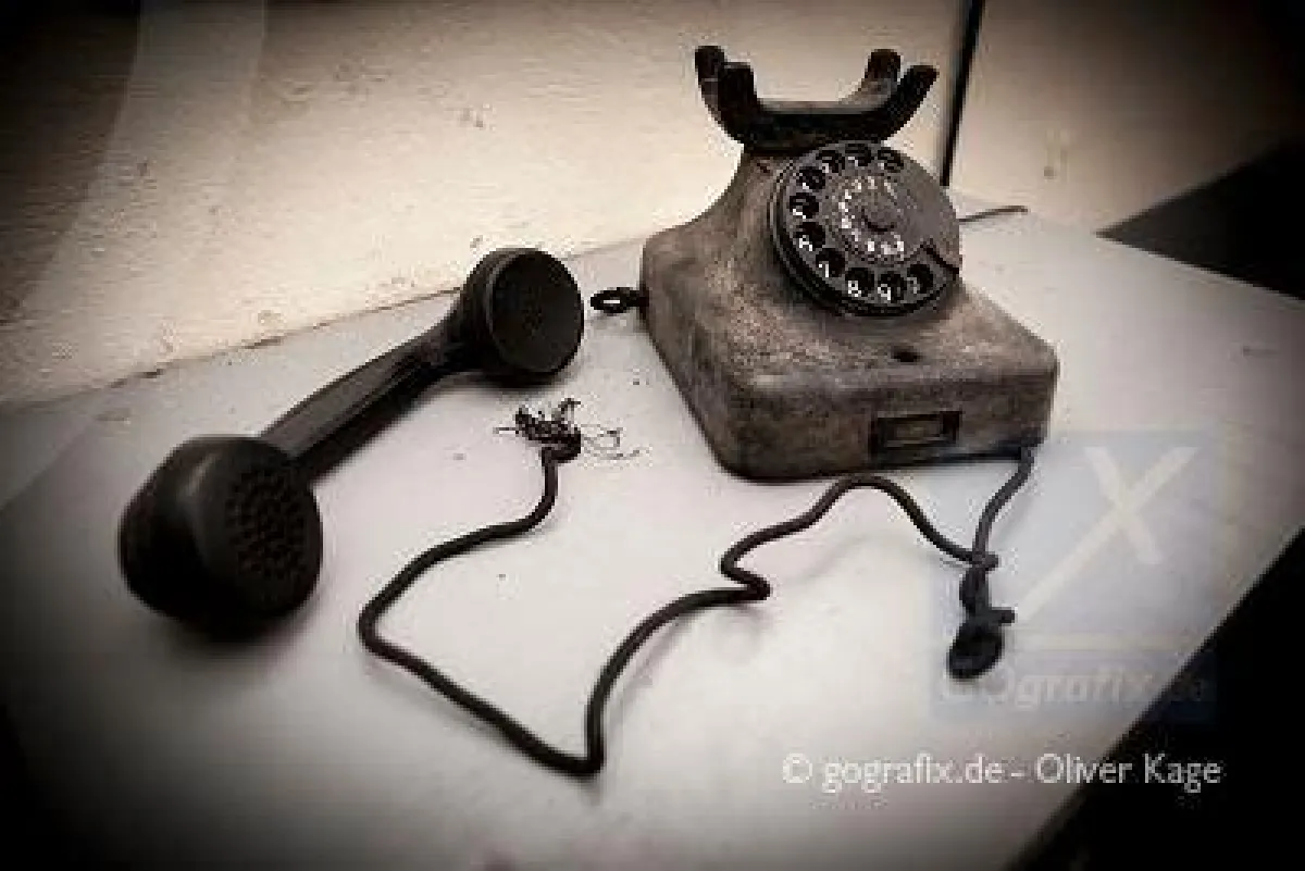 Oliver Kage Telefon (c) - Serie momentum