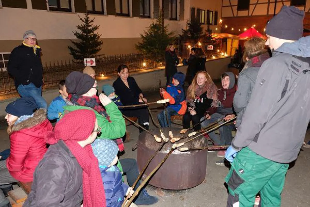 Ein Liebenauer Winterfeuer ohne Stockbrot? - Undenkbar!