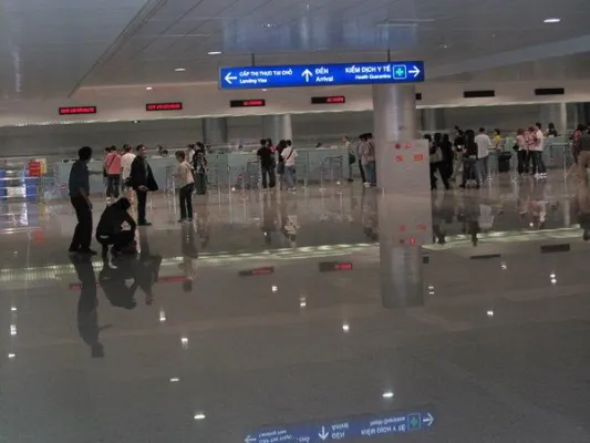 Bild: TRANSVIET Travel bietet Airport VIP Service