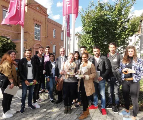 Verein 'Freunde und Alumni der HdWM Mannheim' mit beachtlicher Bilanz - Mitgliederzahl steigt beständig Bild: Verein 'Freunde und Alumni der HdWM Mannheim' mit beachtlicher Bilanz - Mitgliederzahl steigt beständig