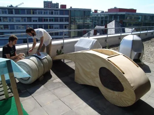 Bild: Projekt „Hot Dog“: Hundehütten auf dem FH-Dach - „Open House“ am Fachbereich 1 der FH Frankfurt