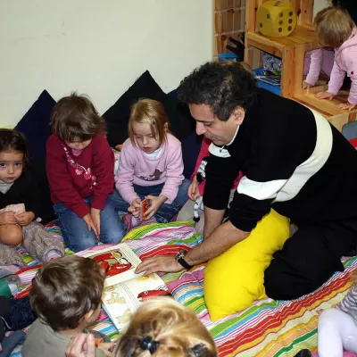 Bild: Kinderbuchautor Christian Duda stellt "Alle seine Entlein" vor