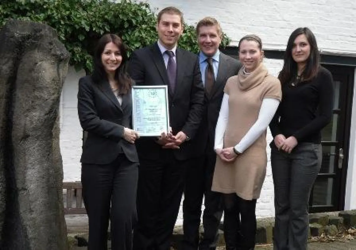 Das Fuchs & Consorten-Team mit Zertifikat